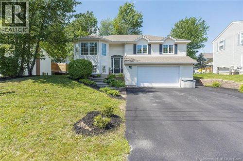 43 Morewood Cres, Moncton, NB, E1A6L8 | Card Image