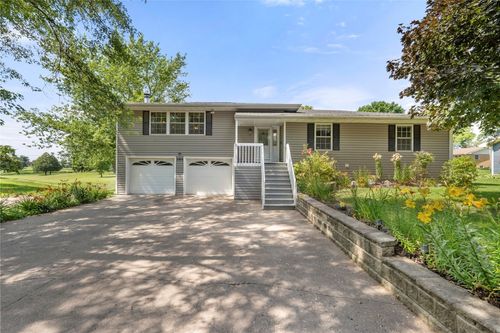 101 Golf Cir, Winfield, IA, 52659-9506 | Card Image