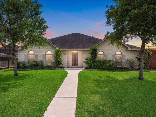 38 Palmero Way, Manvel, TX, 77578-4876 | Card Image