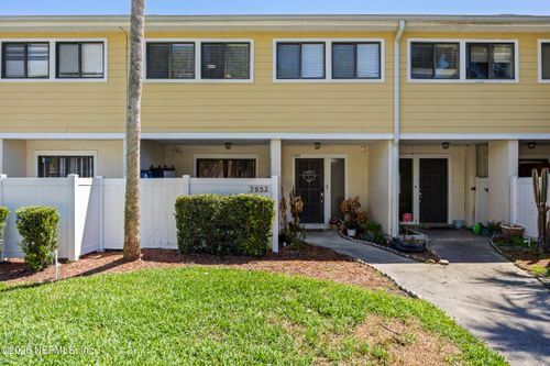 7852 Playa Del Rey Ct, Jacksonville, FL, 32256-7719 | Card Image
