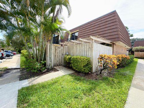 710 7th Ln, Palm Beach Gardens, FL, 33418-3552 | Card Image