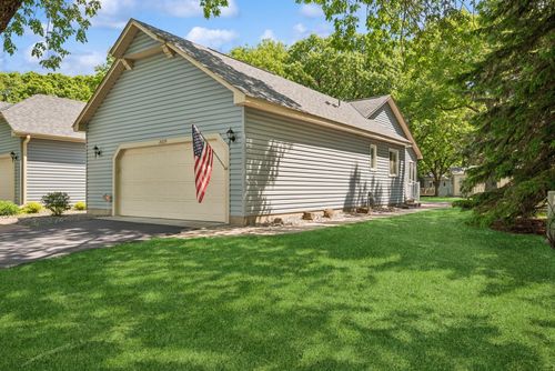 81-2639 Lake Court Cir, Mounds View, MN, 55112-4104 | Card Image