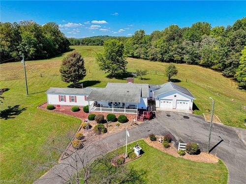 182 Black Walnut Trl, Pilot Mountain, NC, 27041-7156 | Card Image