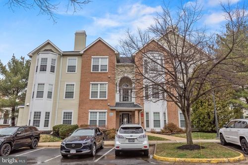 unit-202-4131 Fountainside Ln, FAIRFAX, VA, 22030-7420 | Card Image