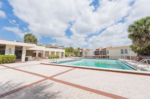 312-8870 Fontainebleau Blvd, Miami, FL, 33172-4453 | Card Image