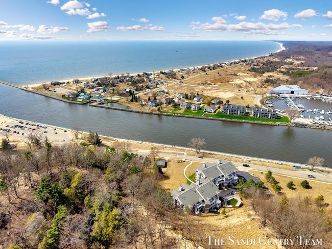 UNIT-21 - 810 S Harbor Dr, Condo with 3 bedrooms, 3 bathrooms and null parking in Grand Haven MI | Image 54