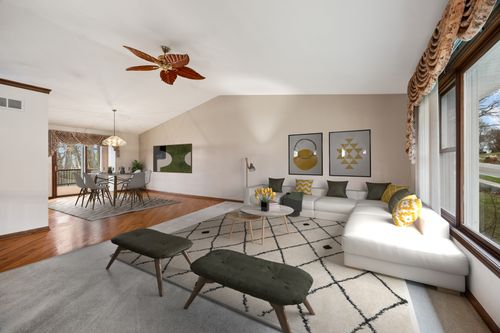 727 Old Hunt Rd, Fox River Grove, IL, 60021-1807 | Card Image