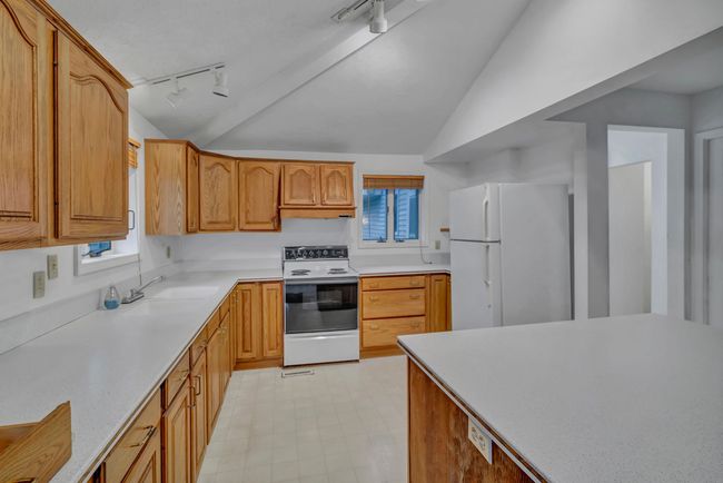 7493 S Saginaw St, House other with 3 bedrooms, 3 bathrooms and null parking in New Lothrop MI | Image 13