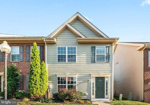 220 South St, POTTSTOWN, PA, 19464-5912 | Card Image