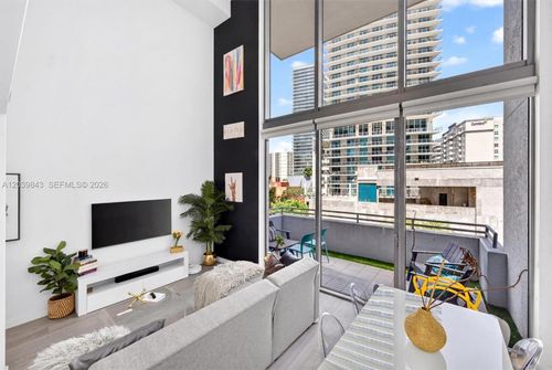 420-1050 Brickell Ave, Miami, FL, 33131-3945 | Card Image