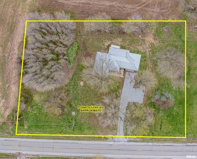 1108 N Main St, House other with 3 bedrooms, 2 bathrooms and null parking in Dix IL | Image 35