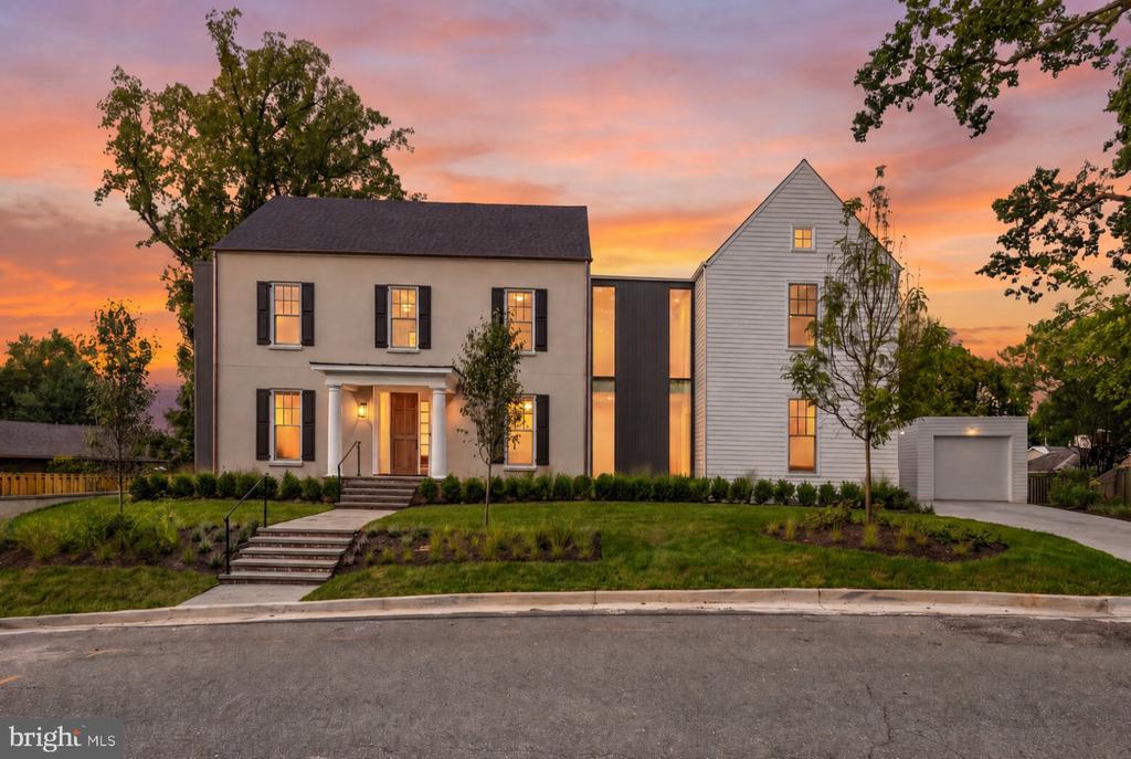 Residential in FALLS CHURCH