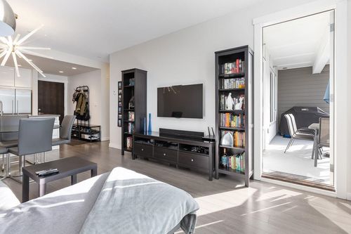 413-255 W 1st St, North Vancouver, BC, V7M3G8 | Card Image