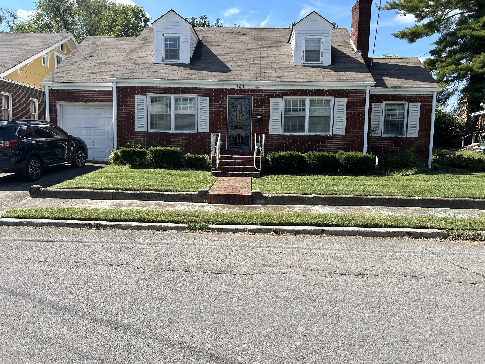 Cheatham St, Springfield, TN 37172