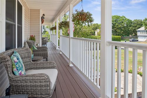 8 Sinnickson Rd, Center Moriches, NY, 11934-3740 | Card Image