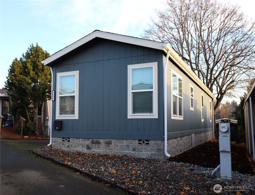 97-3255 S 181st St, SeaTac, WA, 98188-4938 | Card Image