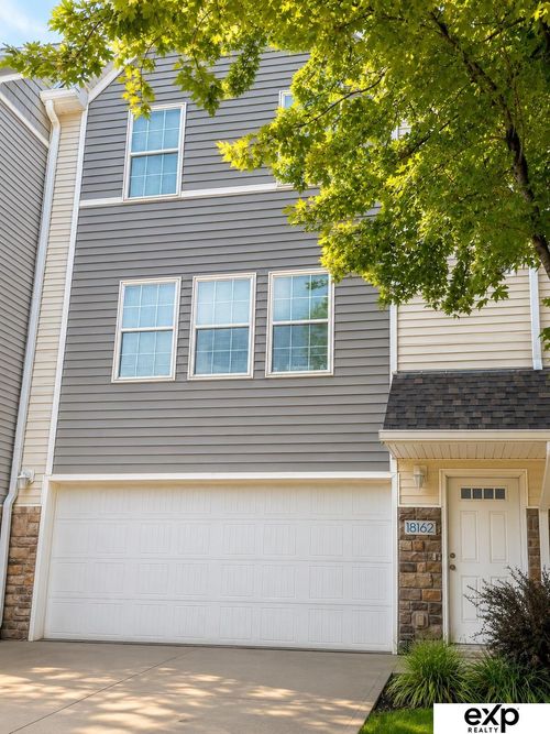 4-18162 Hayes Plaza, Omaha, NE, 68135 | Card Image