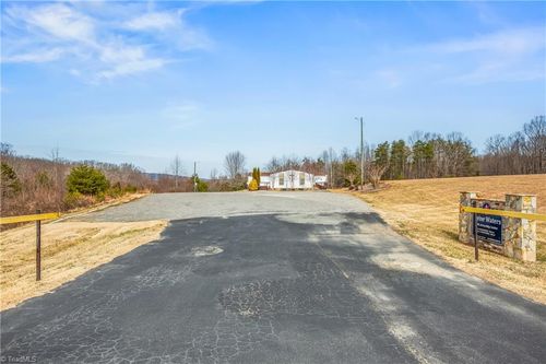 1255 Mountain View Rd, King, NC, 27021 | Card Image