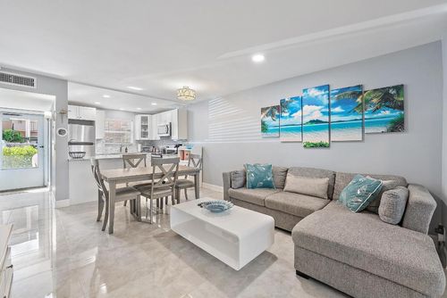 111-725 Lori Dr, Palm Springs, FL, 33461-1291 | Card Image