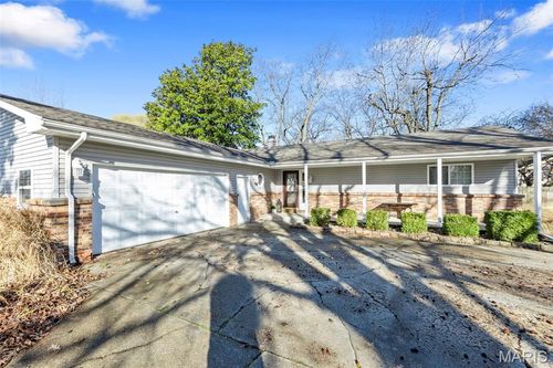 126 Linda Dr, Sikeston, MO, 63801-4665 | Card Image