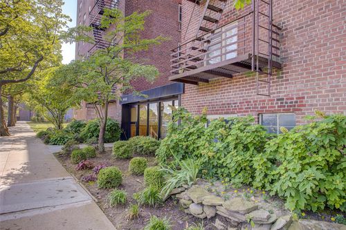 apt-4j-144 Gravett Rd, Kew Garden Hl, NY, 11367-1308 | Card Image