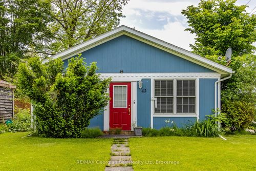 42 Fourth St, Midland, ON, L4R3S8 | Card Image