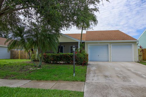 7870 Blackwood Ln, Lake Worth, FL, 33467-6338 | Card Image