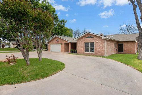 407 Olympia Fields St, Meadowlakes, TX, 78654-6807 | Card Image