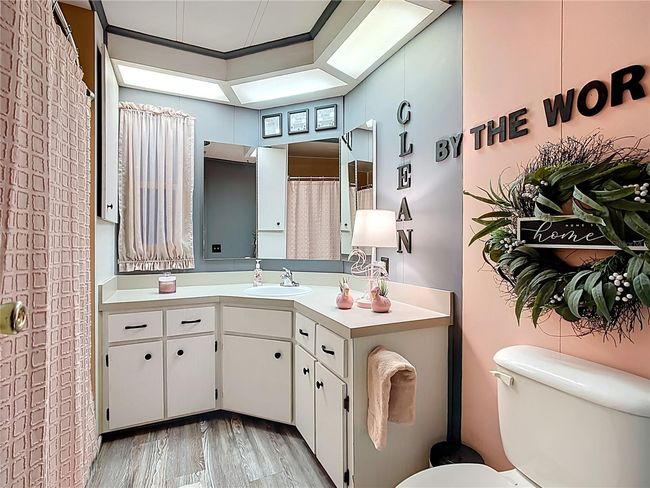 Ensuite primary bathroom | Image 23