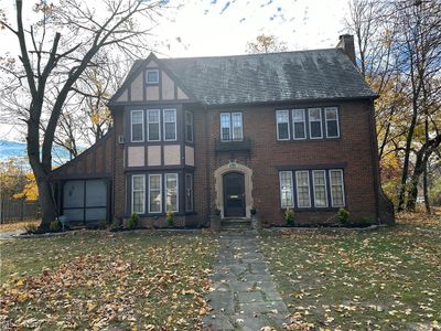 View of front of home featuring a front yard | Image 1