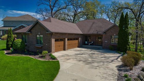 1801 Maplecrest Dr, Verona, WI, 53593-7923 | Card Image