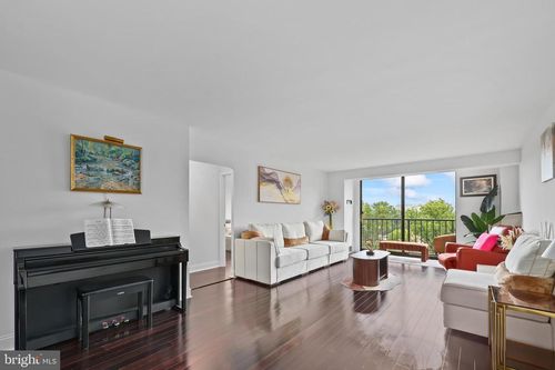 1516-1800 Old Meadow Rd, MCLEAN, VA, 22102-1817 | Card Image