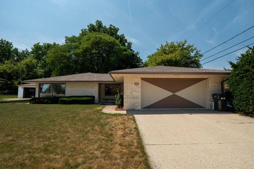 1210 18th Avenue, SOUTH MILWAUKEE, WI, 53172 | Card Image