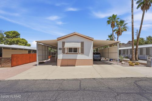 5460 W Flying W St, Tucson, AZ, 85713-4425 | Card Image