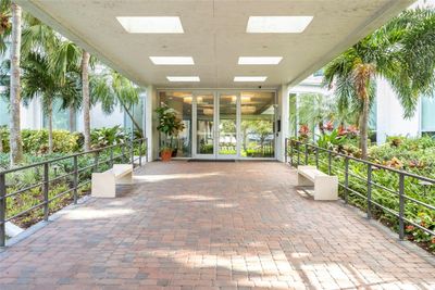 4E - 1111 N Gulfstream Avenue, Condo with 2 bedrooms, 2 bathrooms and null parking in Sarasota FL | Image 2