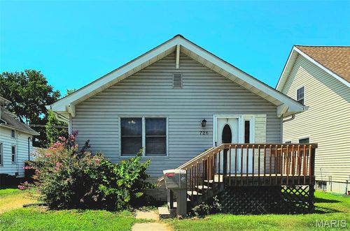 726 Rice St, Wood River, IL, 62095-1218 | Card Image