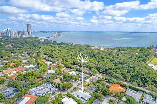 290 Shore Dr E, Miami, FL, 33133-2622 | Card Image