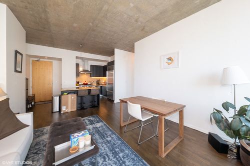 2404-600 N Fairbanks Ct, Chicago, IL, 60611-5855 | Card Image