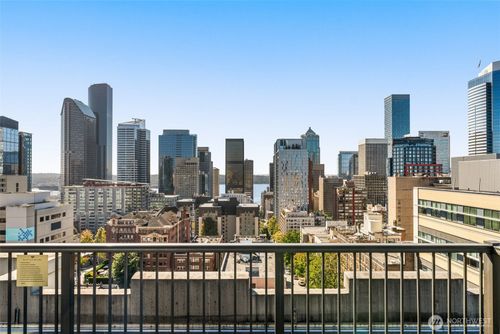 1304-1105 Spring St, Seattle, WA, 98104-3518 | Card Image