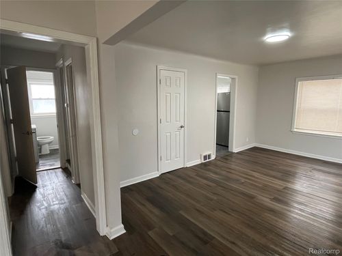 519 Highland Ave, Pontiac, MI, 48341-2865 | Card Image