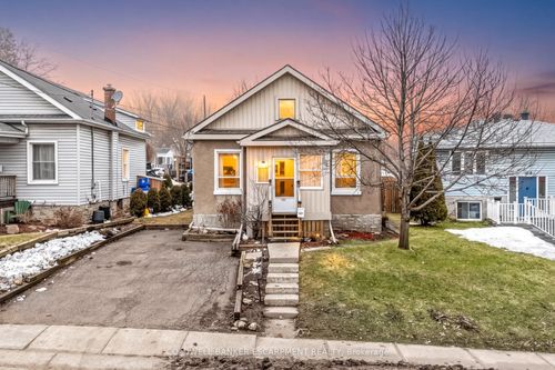 122 Cedar St, Cambridge, ON, N1S1W2 | Card Image