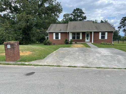 825 Quiet Oaks Way, Dandridge, TN, 37725-6196 | Card Image