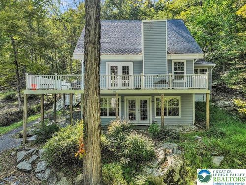 3118 Cherry Ridge Rd, Bushkill, PA, 18324-7643 | Card Image