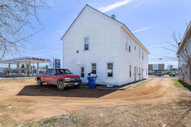 1322 W Main St, Home with 8 bedrooms, 4 bathrooms and null parking in Merrill WI | Image 10