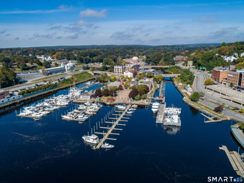 150 Chelsea Harbor Dr, Norwich, CT, 06360-5740 | Card Image