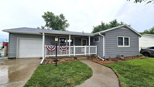 1827 Page Ave, Salina, KS, 67401-7060 | Card Image