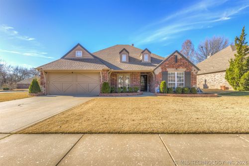 2324 S Kalanchoe Ave, Broken Arrow, OK, 74012-0934 | Card Image