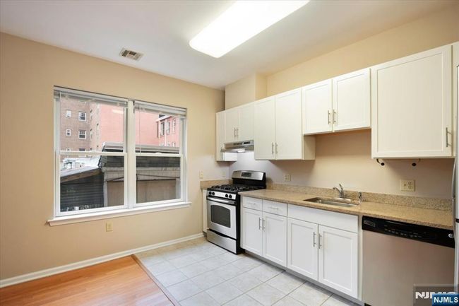 25 Duncan Ave, Condo with 2 bedrooms, 2 bathrooms and null parking in Jersey City NJ | Image 11