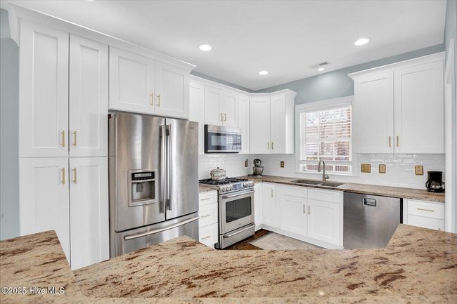 916 Sloop Point Loop Rd, House other with 4 bedrooms, 3 bathrooms and 2 parking in Hampstead NC | Image 22
