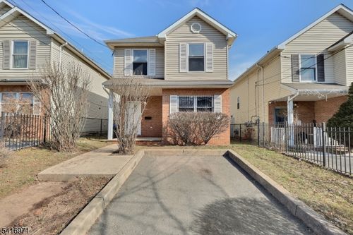 289 14th Ave, Newark, NJ, 07103-1620 | Card Image